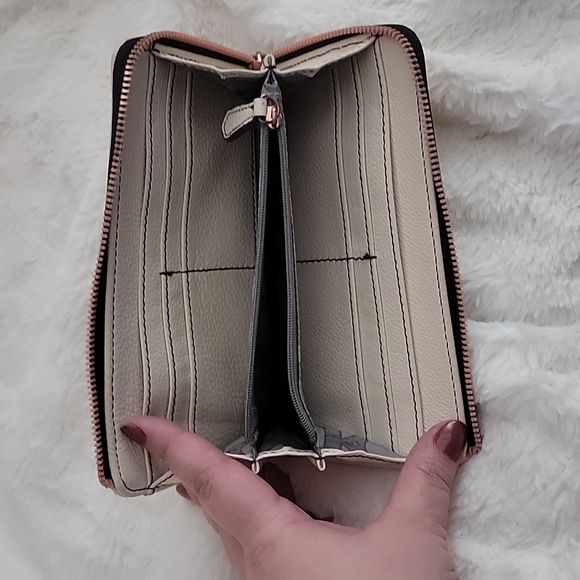 Aimee Kestenberg Leather Wallet - Picture 4 of 14